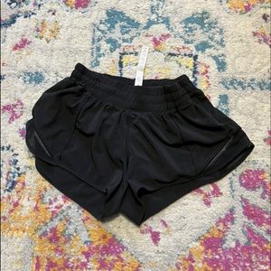 Lulu lemon hotty hot shorts 2.5”